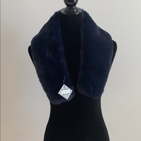 Navy Faux Fur Scarf with button fastener - Picture 1 of 3